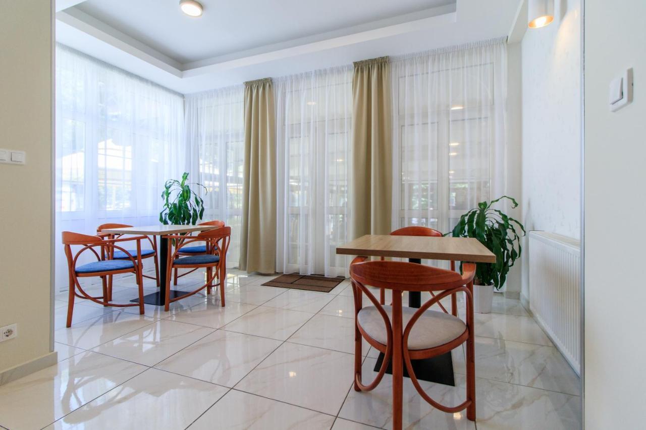 Villa Marina Inn Siofok Exterior photo